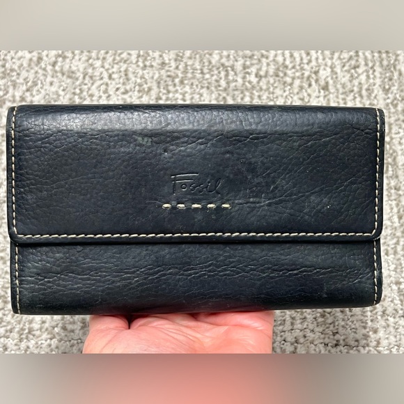 CLEARANCE! Fossil leather wallet black - Picture 3 of 16